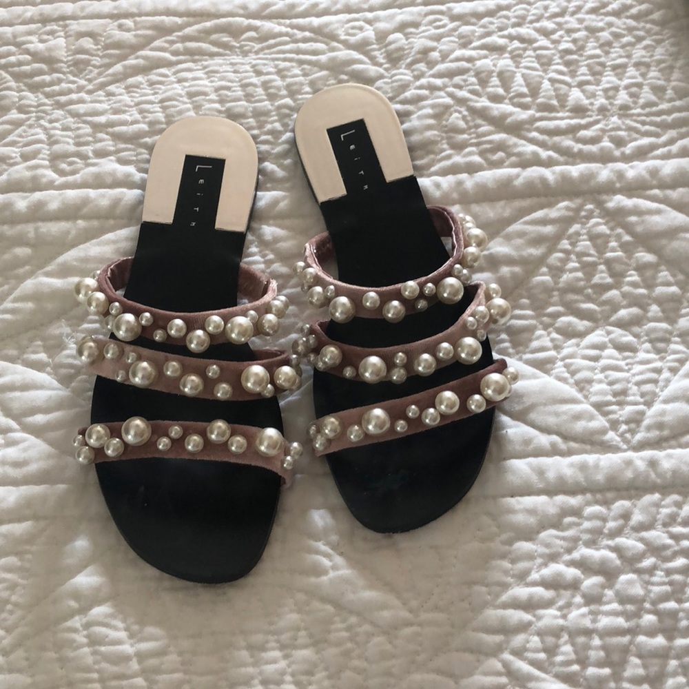 Leith pearl slides